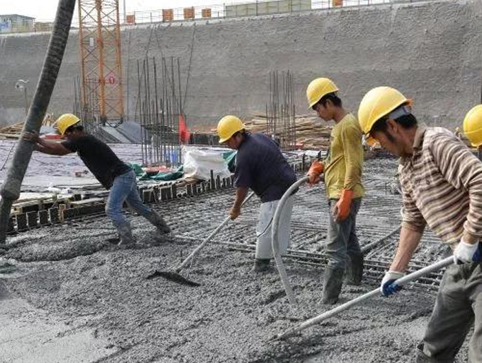 水泥混凝土路面施工有什么材料要求？